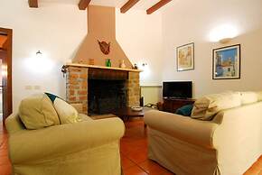 Monte Malbe Charming Villa with Garden and Parking