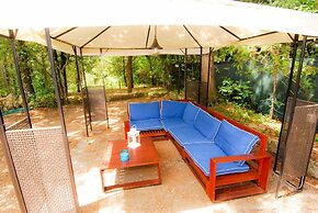 Monte Malbe Charming Villa with Garden and Parking