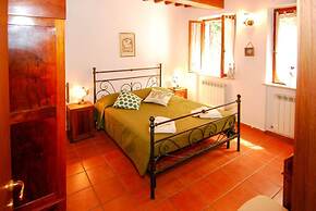 Monte Malbe Charming Villa with Garden and Parking