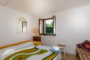 Borgo Santa Lucia Apartment with Private Parking & Garden