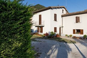 Borgo Santa Lucia Apartment with Private Parking & Garden