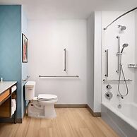 Hilton Garden Inn Grapevine at Silverlake Crossing
