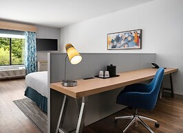 Hilton Garden Inn Grapevine at Silverlake Crossing