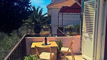 Seafront Apartment Dana