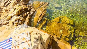 Seafront Apartment Dana