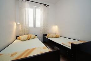 Seafront Apartment Dana