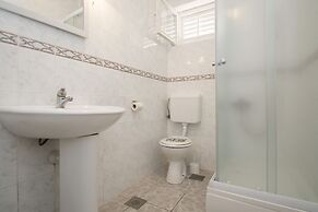 Seafront Apartment Dana