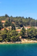 Seafront Apartment Dana