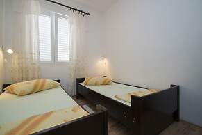 Seafront Apartment Dana