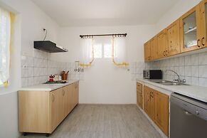 Seafront Apartment Dana