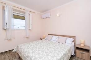 Apartments Lena & Lara