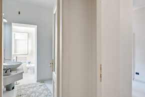 Sarzana White Apartment nel Centro Storico