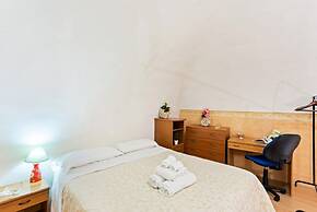 Castello Ursino Balcony Apartment