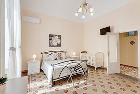 Catania Central Apartment with Terrace