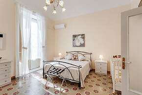 Catania Central Apartment with Terrace