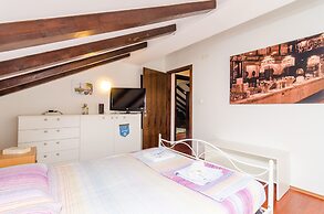 Apartment Villa Mikica