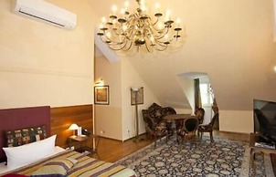 Hotel Henry