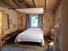 Charming Country Cottage by the sea one Minute