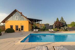 Pool Villa Izabela With Wellness