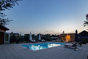 Pool Villa Izabela With Wellness