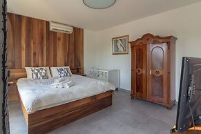 Pool Villa Izabela With Wellness