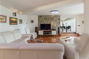Pool Villa Izabela With Wellness
