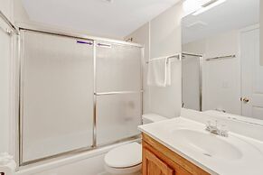 21400 Bay Village Dr #204