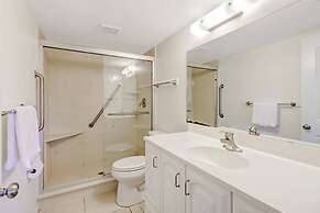 21400 Bay Village Dr #204