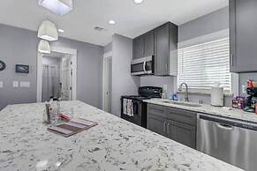 4836/4838 Esplanade St B-pool