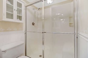 25870 Hickory Blvd #704