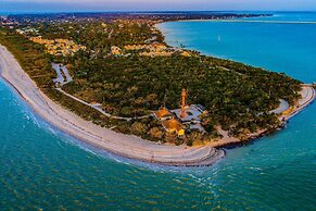 Lovers Key Resort 906