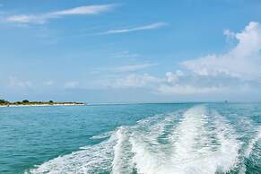 Lovers Key Resort 906