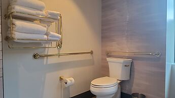 Clayton Hotel & Members Club