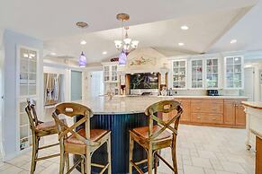 1034 Dolphin Dr
