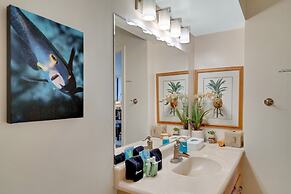 Standard Waikiki Banyan Condo with Mountain View by Koko Resort Vacati