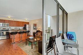 Standard Waikiki Banyan Condo with Mountain View by Koko Resort Vacati