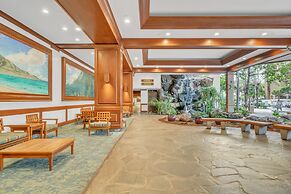 Standard Waikiki Banyan Condo with Mountain View by Koko Resort Vacati