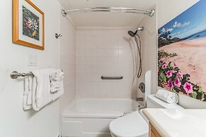 Standard Waikiki Banyan Condo with Mountain View by Koko Resort Vacati