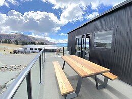 Galaxy Lake View 2 Bedrooms