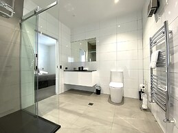 Galaxy Lake View 2 Bedrooms