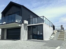 Galaxy Lake View 2 Bedrooms