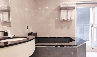 Muen Yuan Dong Hot Spring Hotel