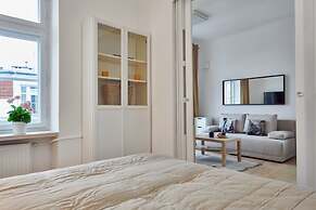 Apartment Warsaw Gorskiego by Renters