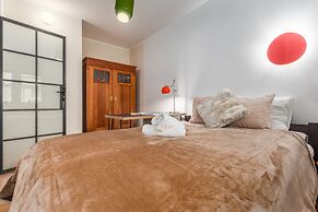 Apartment Plac Dabrowskiego by Renters