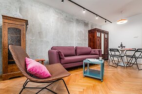 Apartment Plac Dabrowskiego by Renters