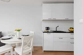 Apartment City Center Zlota by Renters