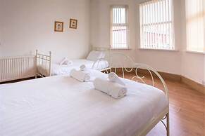 Charming 4-bed, Pet Friendly House in Liverpool
