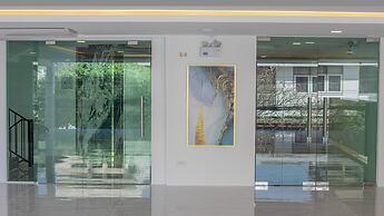 B2 Huai Khwang Premier Hotel