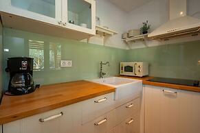 Mobile Home Rock Samphire 2