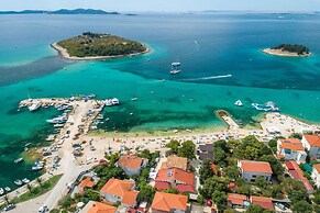 Mobile Home Rock Samphire 2